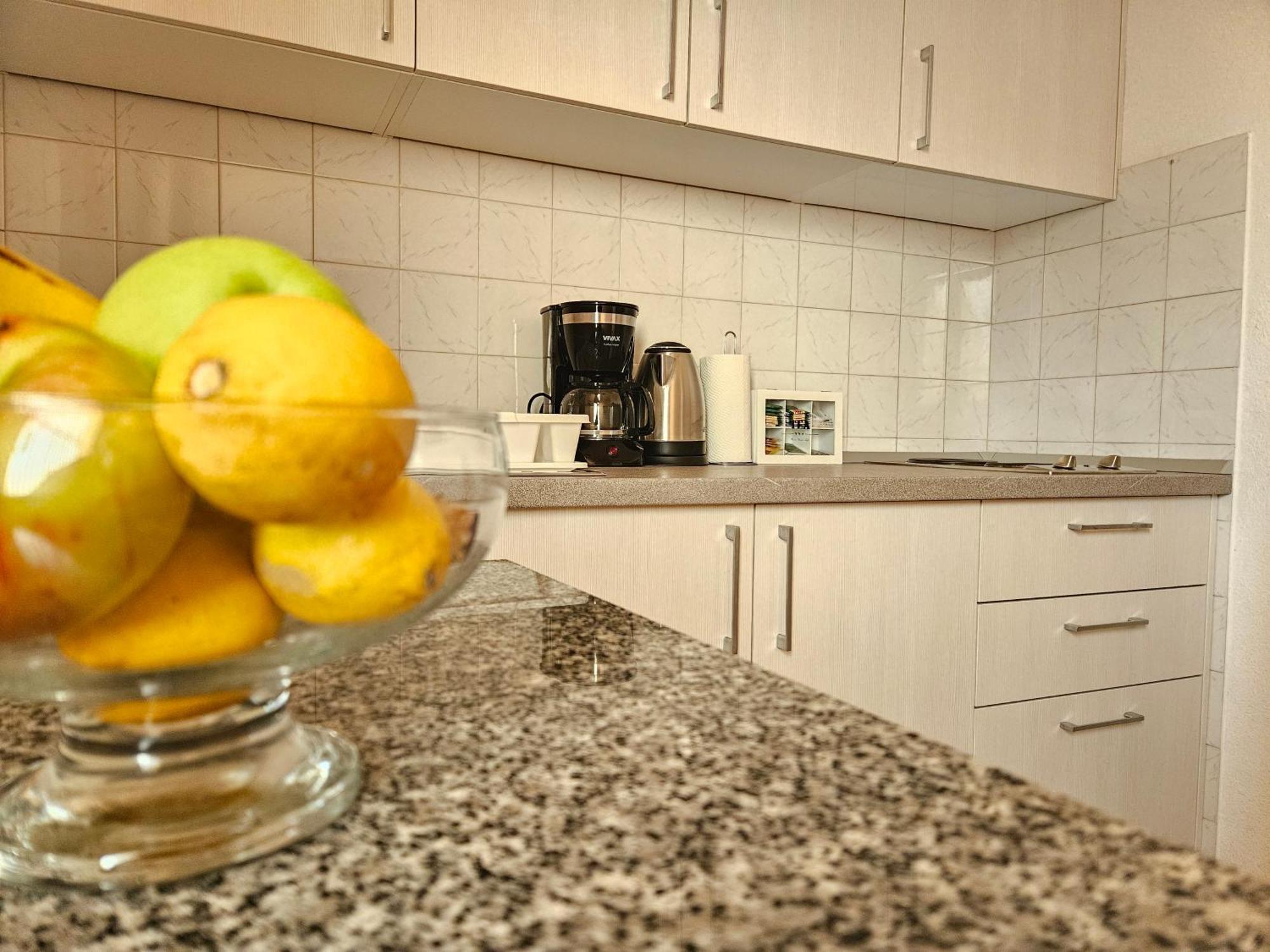 Apartments Brkulj Makarska Kültér fotó